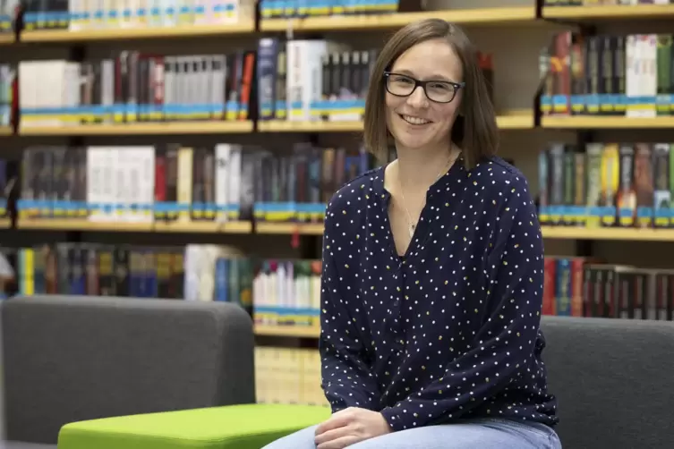 Will ihre Begeisterung fürs Lesen besonders an die Kinder weitergeben: Michelle Müller, neue Leiterin der Stadtbücherei Ramstein