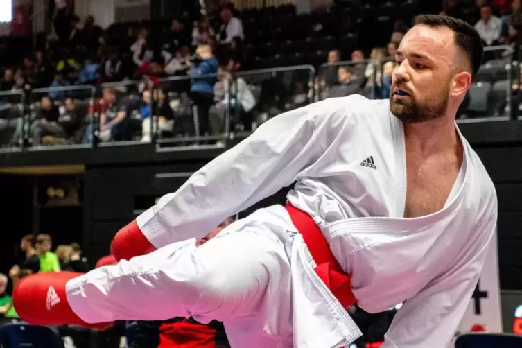  Der 1. Shotokan-Karateclub Frankenthal, hier Aleksandar Blagojevic bei einem Wettkampf, hält die Übungseinheiten online über di
