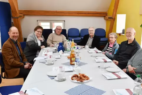 Vertreter der Krankenpflegevereine bei einem Treffen im Februar (von links): Ernst August Scherer, Erika Stickel, Hans Hermann S