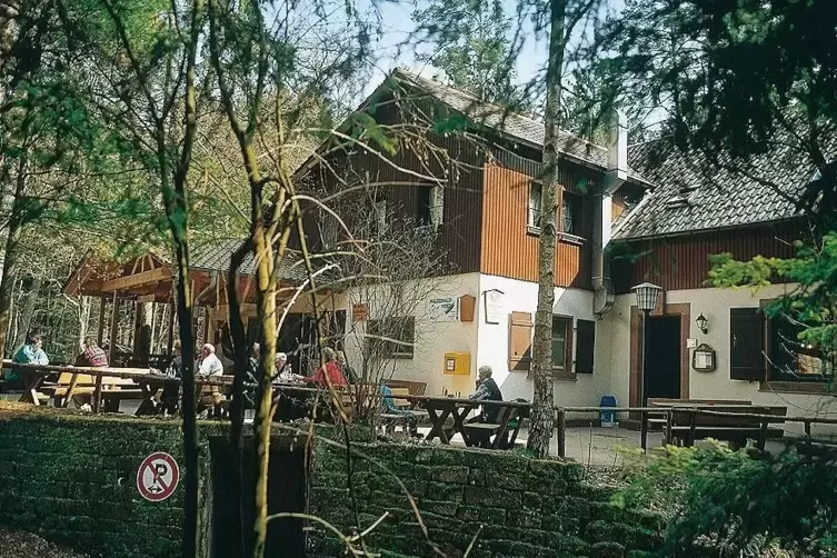 Das Pfälzerwald-Haus „Hüttenbrunnen“ bei Edenkoben.