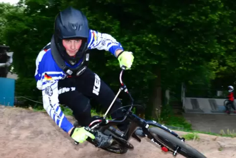Schräglage: der Dudenhofener BMX-Fahrer Norrick Wagner.
