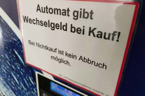 Die großen geistigen Abenteuer beginnen manchmal an einem Schild auf einem Getränkeautomaten.