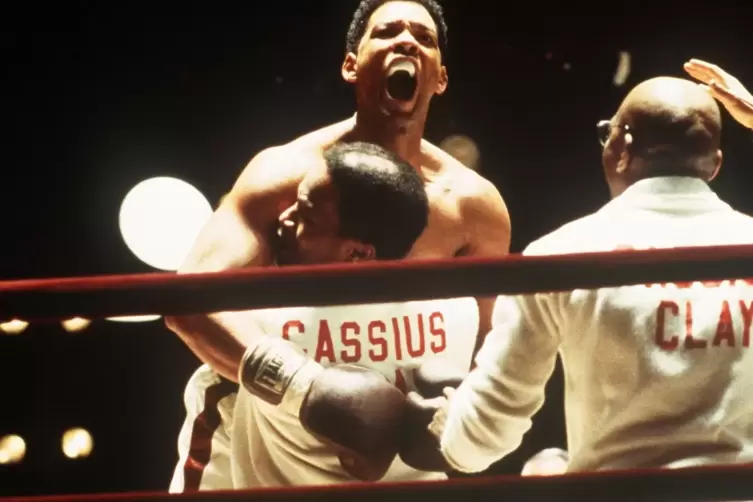 Will Smith spielt in Michael Manns &bdquo;Ali&ldquo; einen der besten Schwergewichtsboxer aller Zeiten.