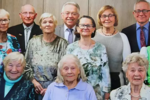 Es ist nicht einfach, die Heller-Geschwister alle auf ein Bild zu bekommen. Wenn es gelingt, kommen mittlerweile stolze 890 Lebe