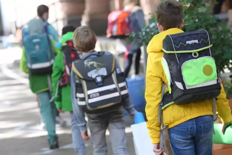 Immer mehr Schüler kommen zurück: Dritt-, Fünft- und Sechstklässler gehen in Rheinland-Pfalz ab sofort wieder zumindest tage- od