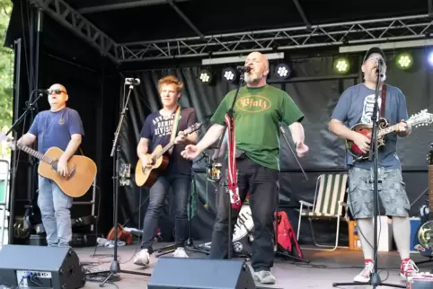 Bereits gekaufte Karten für die Band „Die anonyme Giddarischde“ behalten ihre Gültigkeit.