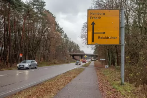 Zwischen Erbach und Jägersburg könnte der neue Zubringer an die bestehende Straße angebunden werden. Zwischen Erbach und Jägersburg könnte der neue Zubringer an die bestehende Straße angebunden werden.