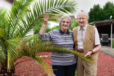 Wird am Mittwoch 90 Jahre alt und schreibt seit vielen Jahren für die RHEINPFALZ: Otto Haaf mit seiner Frau Anna. 