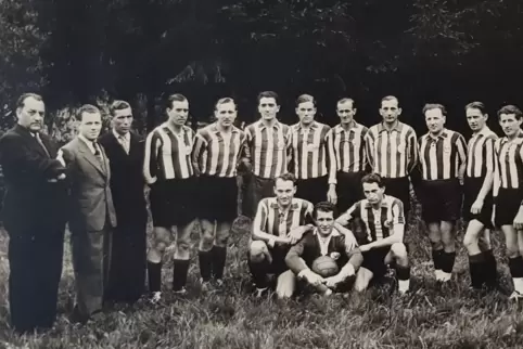 Die Meistermannschaft der SpVgg Bad Bergzabern in der Saison 1947/1948.