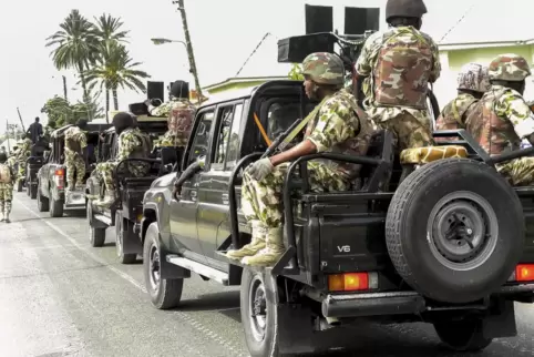 Nigerias Armee patrouilliert in einem ehemals von der Extremistenmiliz Boko Haram kontrollierten Gebiet.