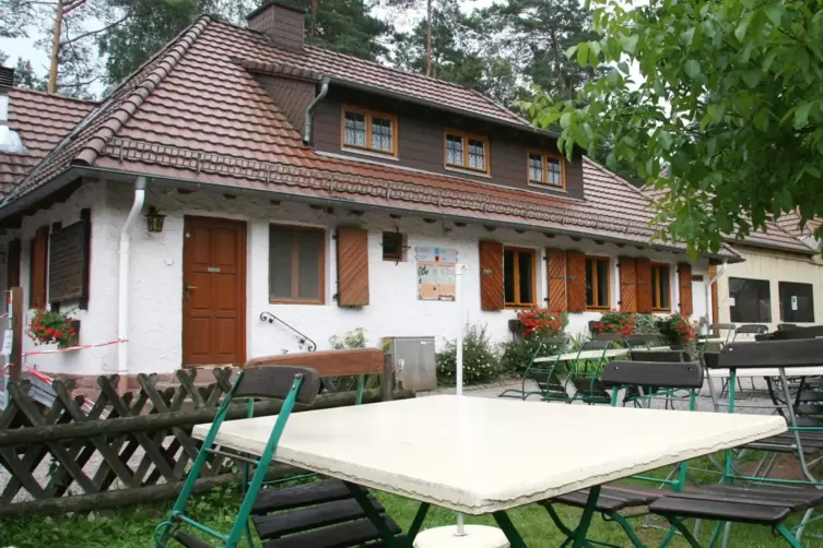 Ab dem 3. Juni gibt es in der Dahner Hütte im Schneiderfeld wieder Saumagen und Schorle. 