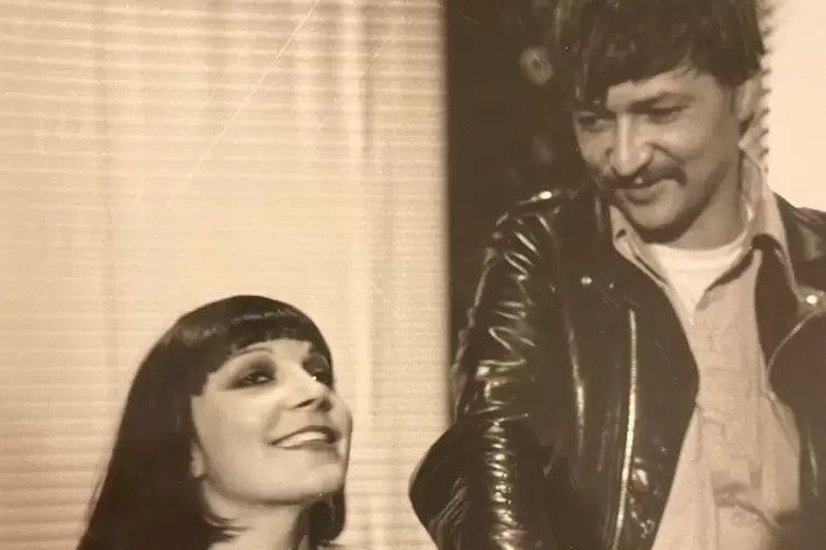 Enge Vertraute: die Maxdorfer Schauspielerin Isolde Barth und Regisseur Rainer Werner Fassbinder (1945-1982) 1974. 
