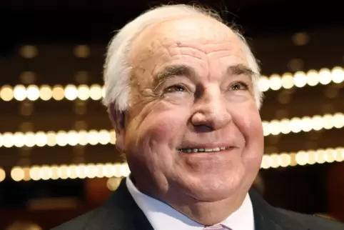 Helmut Kohl war mit dem Anwalt Stephan Holthoff-Pförtner eng befreundet, dieser vertrat den Altkanzler schon in der CDU-Spendena
