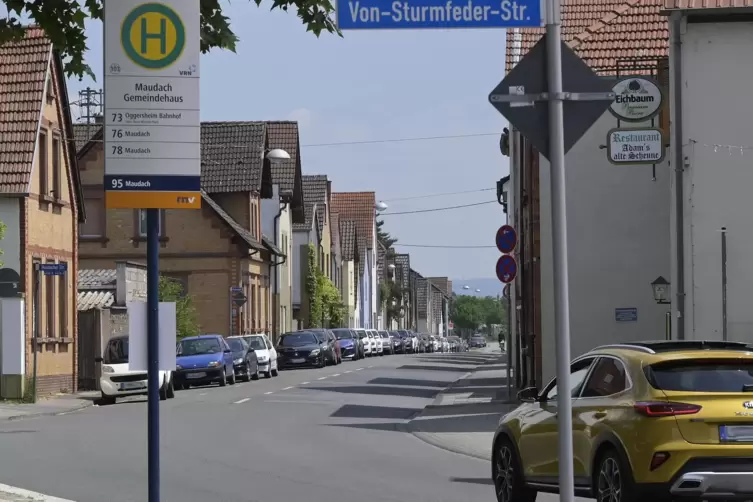 Blick in die Maudacher Straße: Zehn Monate soll der Ausbau dauern. 