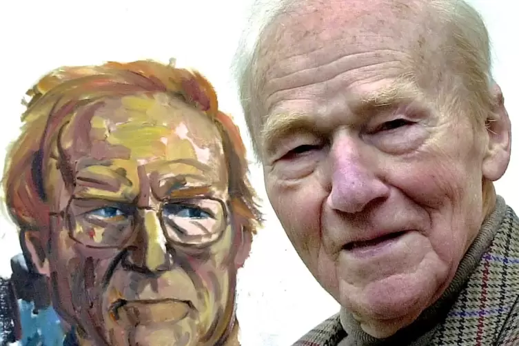 Der doppelte Heiner Deege: Der Künstler kurz vor seinem 85. Geburtstag 2005 mit einem 1978 entstandenen Selbstportrait.