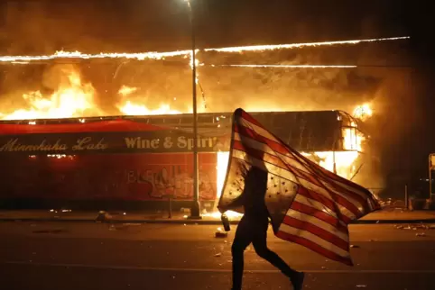 Wut in Minneapolis, Wut in Amerika: Der Tod eines Schwarzen hat landesweit Krawalle ausgelöst. 