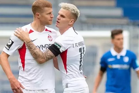 Sieg an alter Wirkungsstätte André Hainault (links) traf in Magdeburg für den FCK. Florian Pick (rechts) bereitete das Tor mit e