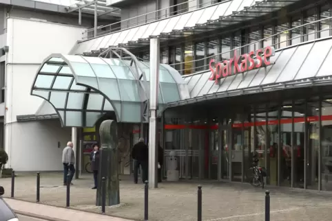 Die Sparkasse unterstützt junge Mediziner. 