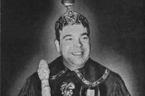 Weinkönig Herbert I. wird 1953 zur Konkurrenz für die weiblichen Weinköniginnen. 