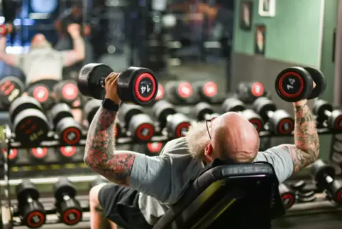 Jetzt freuen sich die Muskeln wieder: Szene aus einem Berliner Fitnessstudio. 