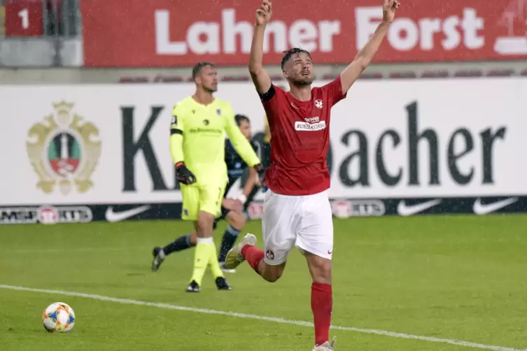 Der Knoten ist geplatzt: FCK-Angreifer Lucas Röser bejubelt seinen Treffer zum 1:0. 