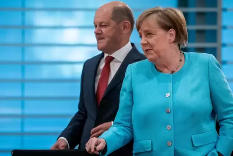 Gute Zusammenarbeit: Bundeskanzlerin Angela Merkel (CDU) und Finanzminister Olaf Scholz (SPD) waren sich am Ende über die Konjun