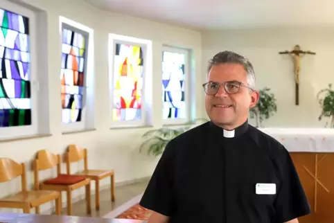 Pfarrer Hauck in der Klinikkapelle Germersheim