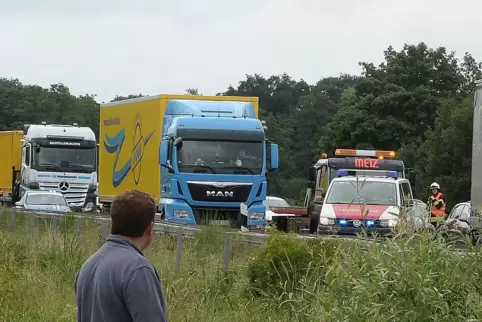 An dem Unfall waren drei Fahrzeuge beteiligt.