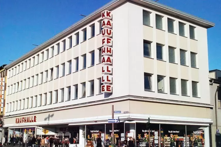 1999 herrschte noch reger Andrang in dem Warenhaus.