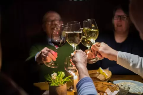 Wieder möglich: mit Freunden in die Weinstube.