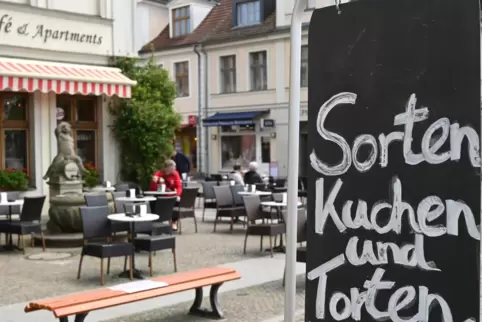 Auch in der Außengastronomie fällt die Einlasskontrolle weg. 