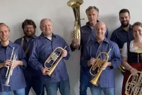 „Riesling Böhmische“ sind: Marc Kienle (Trompete), Geza Huba (Schlagzeug), Uwe Zaiser (Flügelhorn, Trompete), Michael Gärtner (T