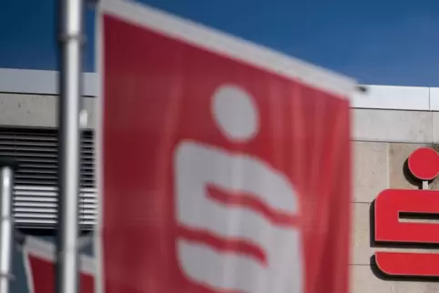 Die Kreissparkasse verteidigt ihr Vorgehen und beruft sich auf ein Gerichtsurteil.