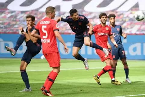 Robert Lewandowski trifft. 