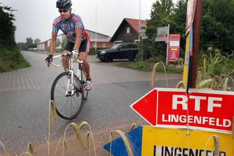 In der Sackgasse: Die Radtouristikfahrt in Lingenfeld.