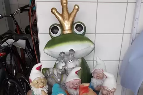 Wohl Diebesgut: Gartenfiguren. 