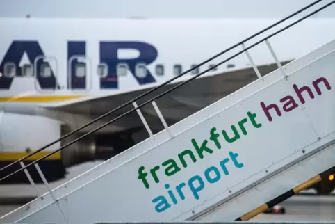 Nach einer rund dreimonatigen Zwangspause wegen der Corona-Pandemie erwartet der Hunsrück-Flughafen Hahn am Dienstagabend wieder