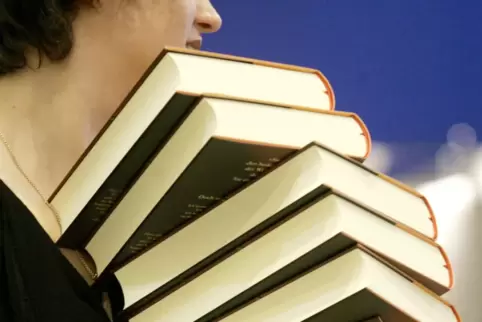 Neue Etiketten für ein halbes Jahr: Lastenträger Buchhändel. Neue Etiketten für ein halbes Jahr: Lastenträger Buchhändel.