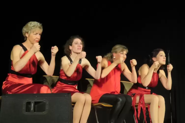 Die „Schönen Mannheims“ (von links: Stefanie Titus, Susanne Back, Anna Krämer und Smaida Plateis) sind Multitalente in Gesang un