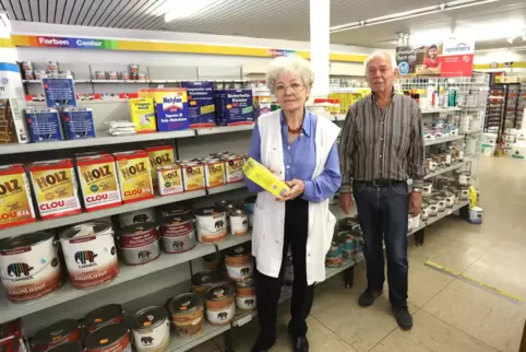 Die Geschäftsaufgabe fällt schwer: Helga Womann und ihr Schwager Roland Womann.