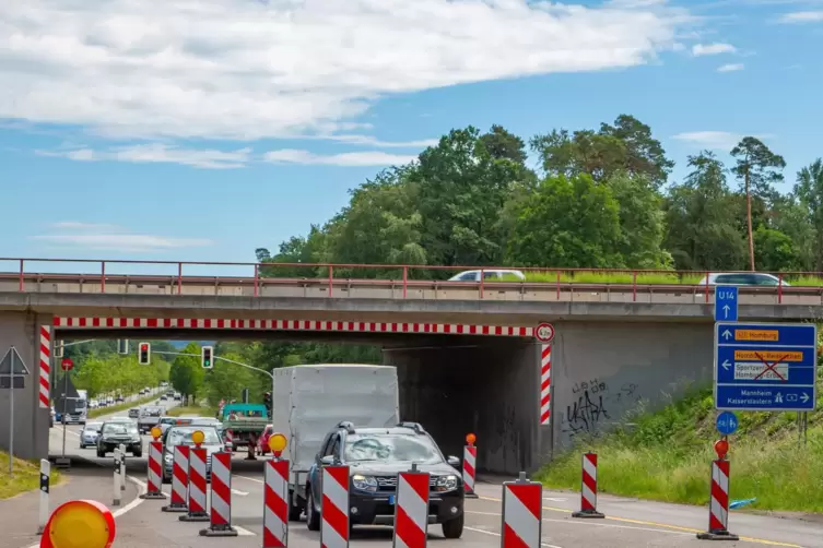 Ab Mittwoch muss rund um Homburg mit Staus gerechnet werden, weil die Auffahrt zur A6 in beiden Richtungen gesperrt wird. 