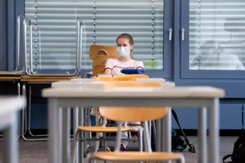 Schule mit Abstand und Mundschutz – das soll nach den Sommerferien vorbei sein – obwohl sich in dieser Woche die Corona-Fälle hä
