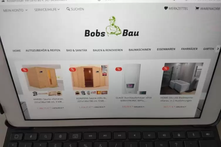 Diesem Bauhelm-Träger ist nicht zu trauen: Die Seite bobs-bau.de ist mittlerweile als Fake-Shop entlarvt und aus dem Internet ve