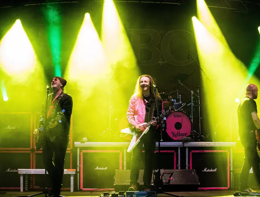 Die Spaßrocker JBO bei ihrem Konzert auf dem Zweibrücker Flugplatz.