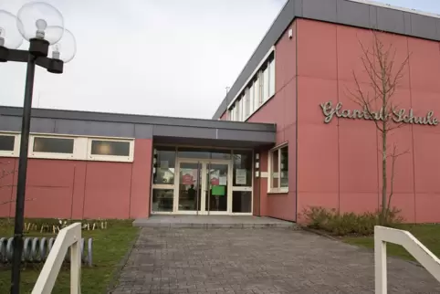 Eine zentrale Kita in der Glantalschule: Das wünscht sich das Jugendamt. Allerdings würde der Umbau sehr teuer.