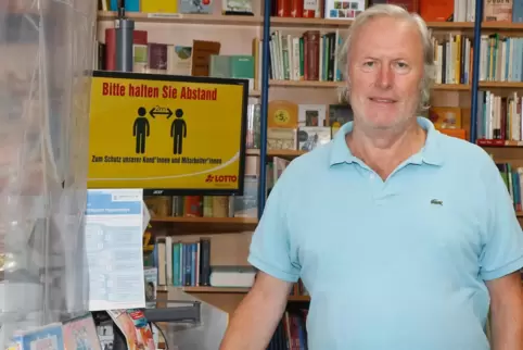 Gunter Franck ist Buchhändler in Winnweiler und nur einer von vielen Einzelhändlern, die von Umsatzrückgängen berichten. 