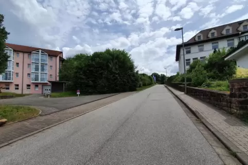 An der steilen Rosenberg-Straße kommt wieder zusammen, was schon einmal zusammengehörte: Das Bistum Speyer, dem das Bildungshaus