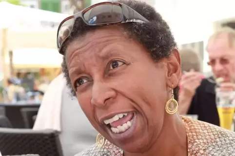 Frau klarer Worte: Brenda Hart Bohne. Frau klarer Worte: Brenda Hart Bohne.