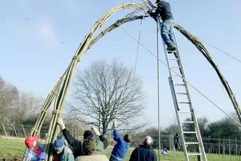 Ein „Grünes Klassenzimmer“, wie es auf dem Gartenschaugelände in Kaiserslautern einst gebaut wurde, kann auch als Sommerschule d