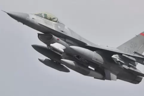Ein US-Kampfflugzeug vom Typ F 16 stieß vor 30 Jahren nahe Teschenmoschel mit einem Sportflugzeug zusammen.